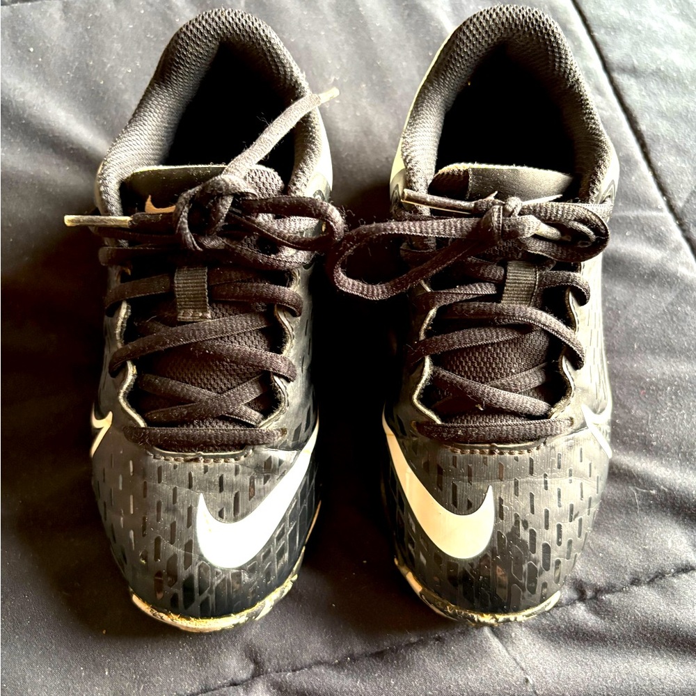 Nike FastFlex Kids Softball Cleats - size 13 - black and white - worn one season
